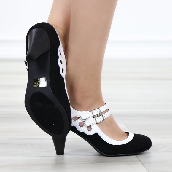 Vegan Suede Double Buckle Retro Pump - Picture 3 of 11